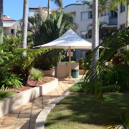 Golden Riviera Absolute Beachfront Resort Gold Coast Exterior photo