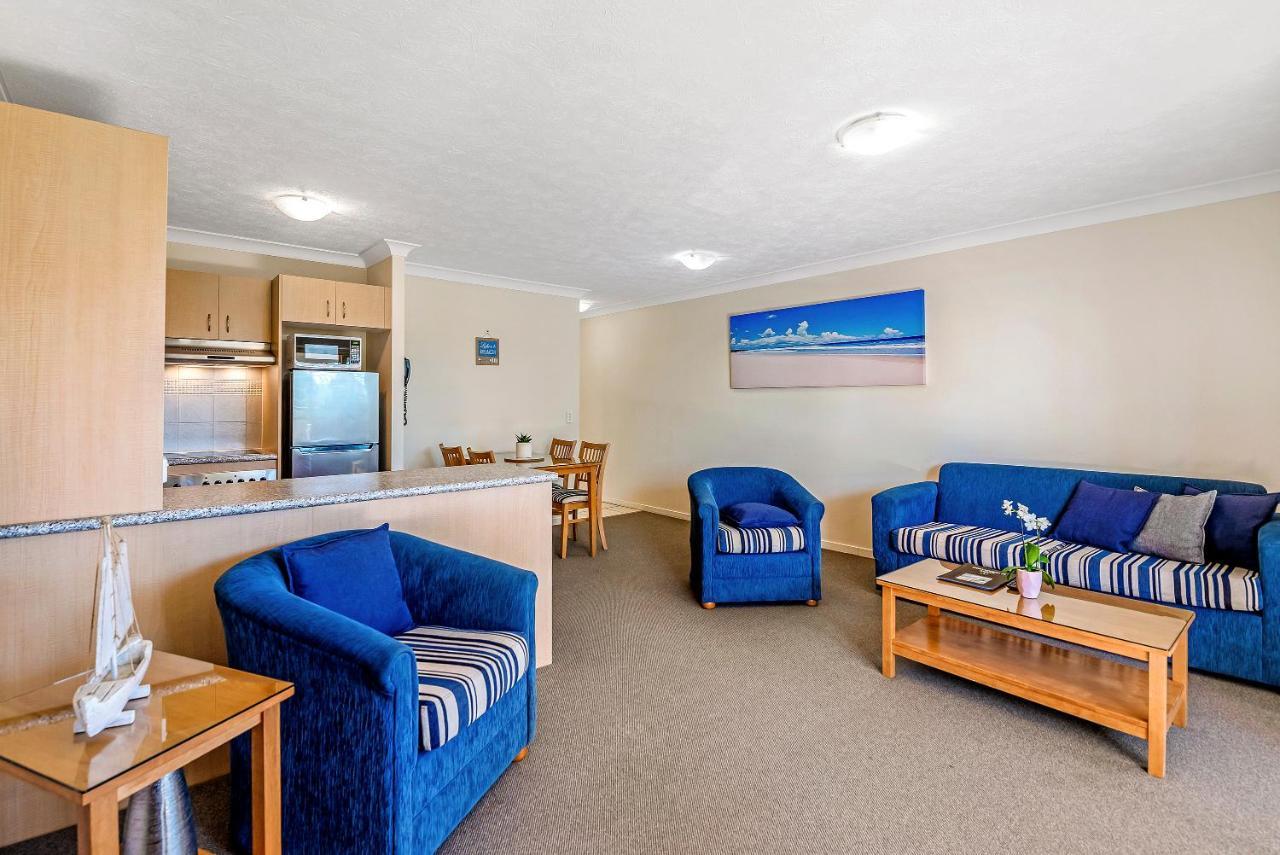 Golden Riviera Absolute Beachfront Resort Gold Coast Exterior photo