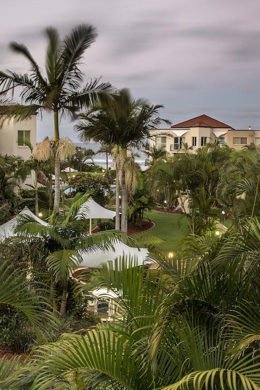 Golden Riviera Absolute Beachfront Resort Gold Coast Exterior photo