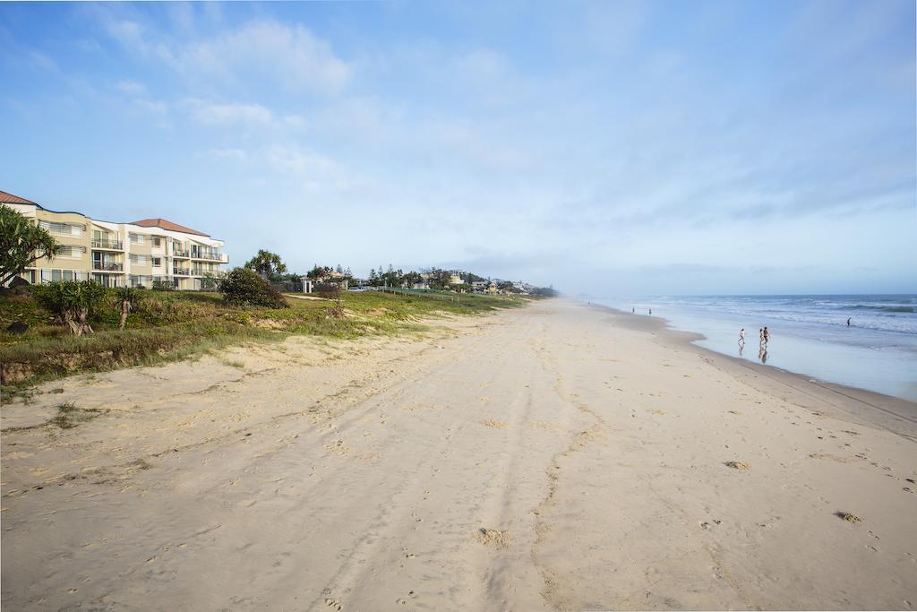 Golden Riviera Absolute Beachfront Resort Gold Coast Exterior photo