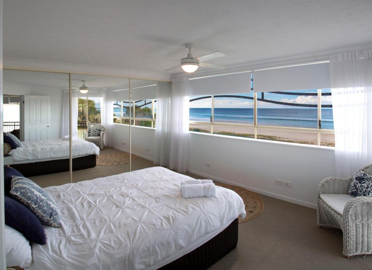 Golden Riviera Absolute Beachfront Resort Gold Coast Exterior photo